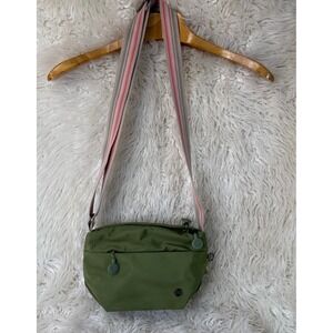 BOBO Olive Green Nylon Crossbody Bag Unisex Adjustable Strap Messenger Travel